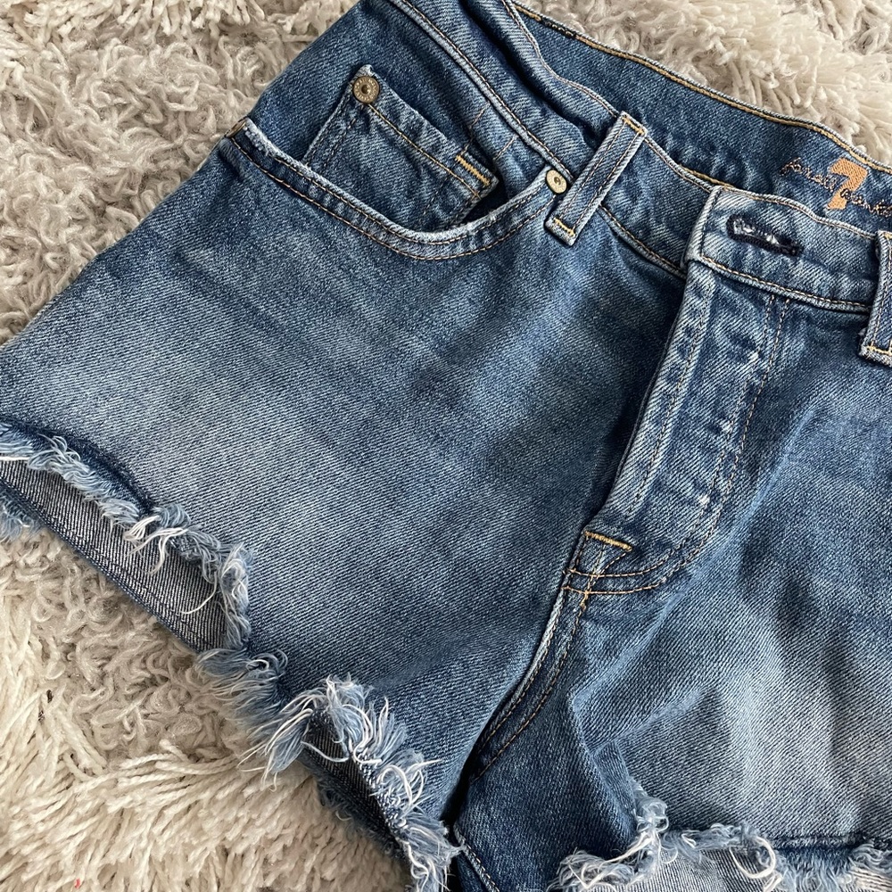 7 for all mankind denim shorts. Great condition. Like new.